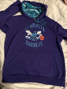 Vintage Charlotte Hornets Hoodie Size Large